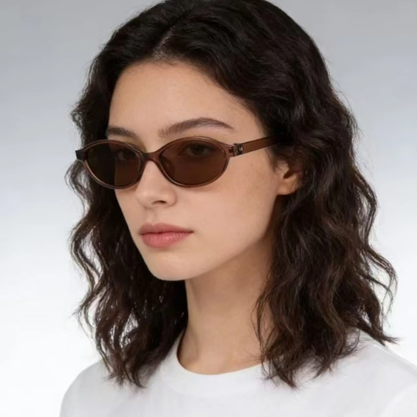 Designer Sunglasses - Kleine ovale zonnebril voor dames, vintage