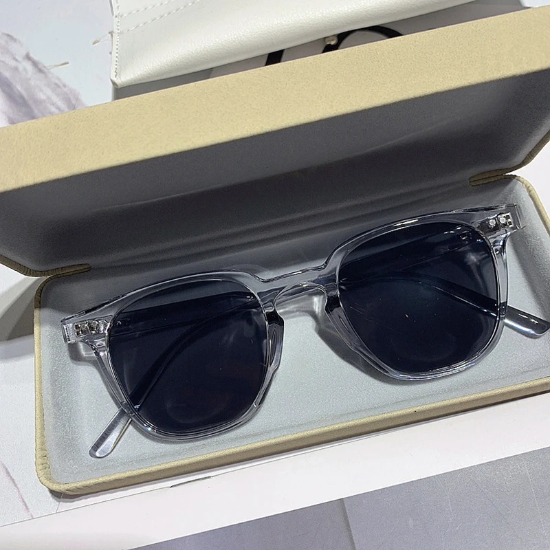 Designer Sunglasses - Vintage vierkante grijze zonnebril, voor dames
