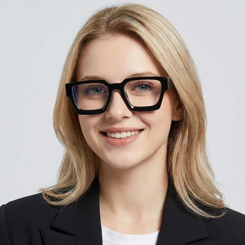 Klassieke zonnebril met vierka - Designer Sunglasses recensie en prijs